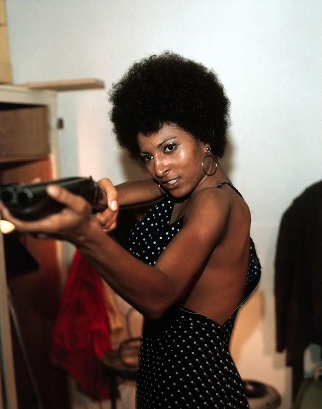 pam-grier-gun.jpg