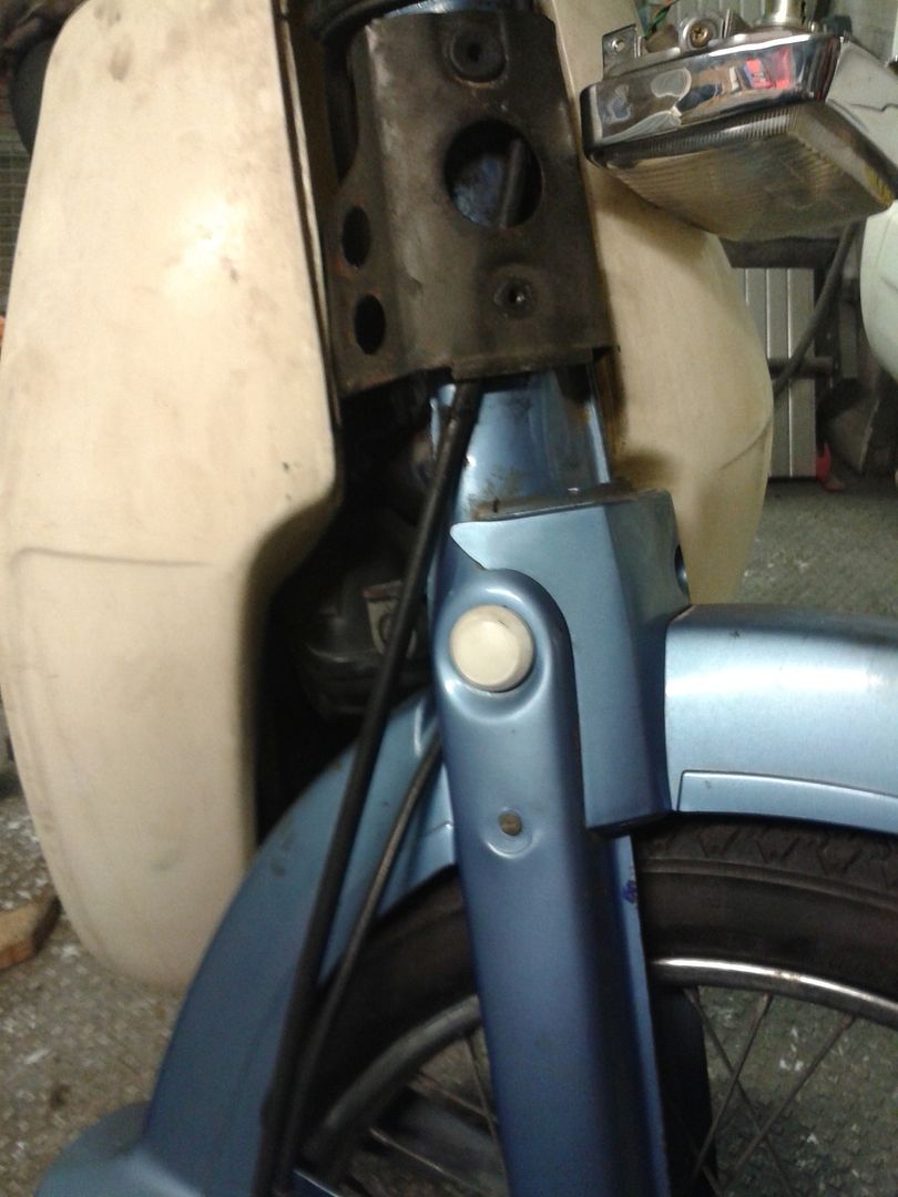 Front brake cable routing (with pics)...is this correct?