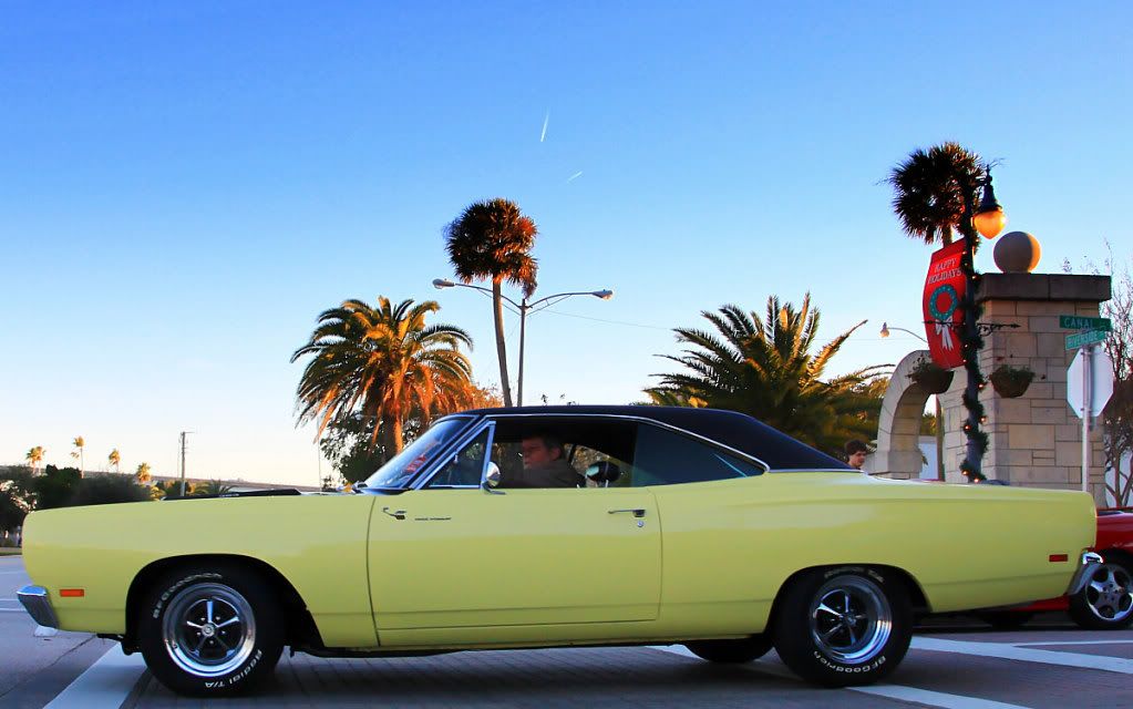 IMAGE: http://i665.photobucket.com/albums/vv20/TimW13/EastCoastCruisers/2011/IMG_2445copy.jpg