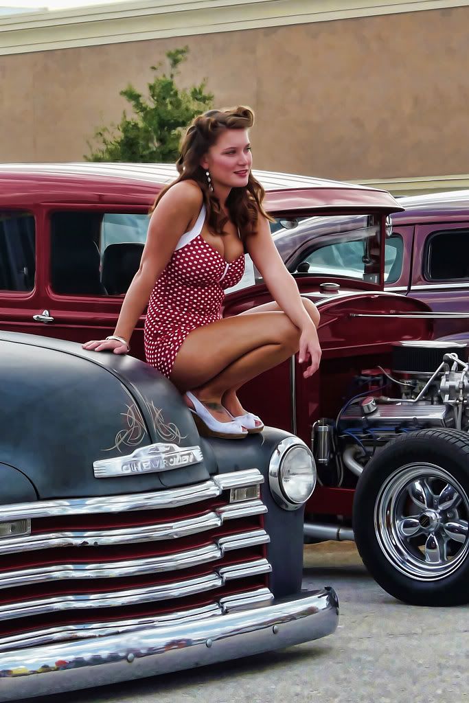 IMAGE: http://i665.photobucket.com/albums/vv20/TimW13/Edna.jpg